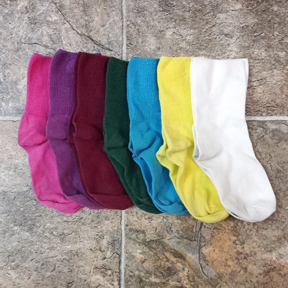 CLEARANCE! Bundle of 7 girl's small socks multicolored SAVE ON BUNDLES!